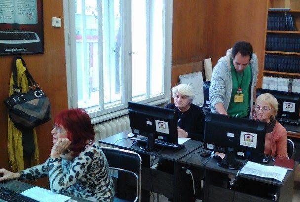 Проведе се първото за 2018 г. обучение по начална компютърна грамотност в Регионална библиотека "Любен Каравелов" - Русе