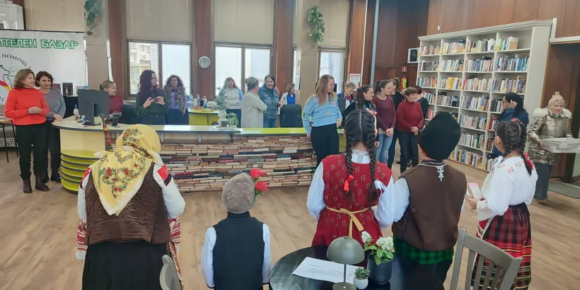 За поредна година първи за Баба Марта екипът на РБ "Любен Каравелов" - Русе бе поздравен от децата от Тетово