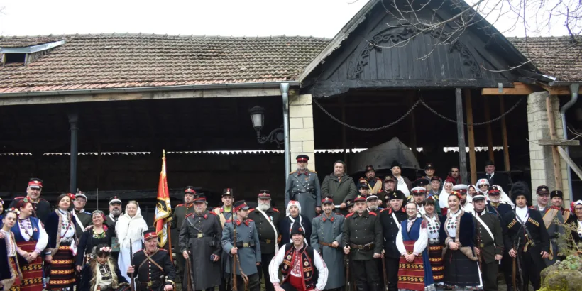 Празничната програма "Бяла помни" започна в Исторически музей - Бяла с възстановка "Царят в Бяла" и рецитал "Стиховете със златни букви в българската литература"