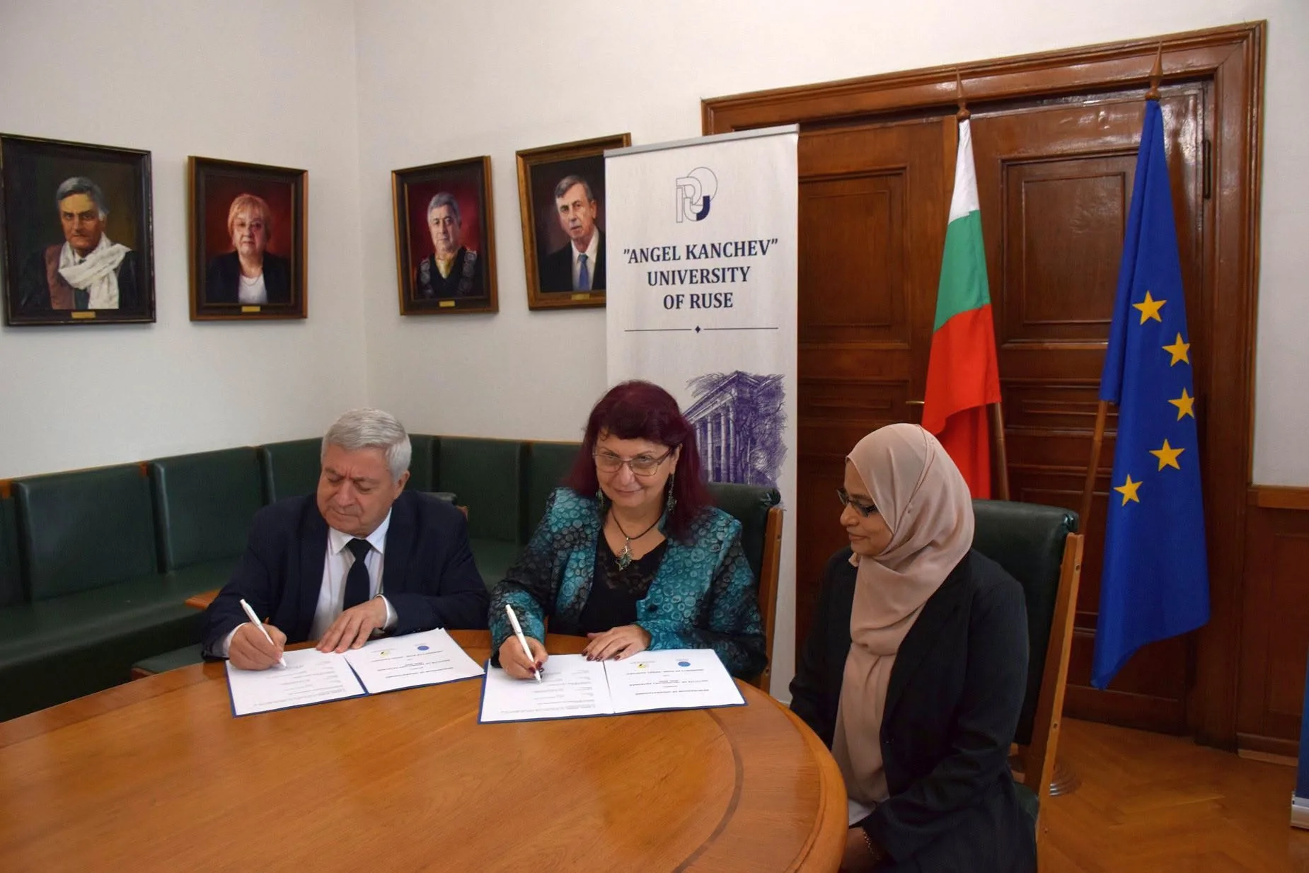 Русенският университет и технологичният университет петронас (universiti teknologi petronas – utp) от малайзия официално подписаха меморандум за сътрудничество 2026 | 2026 новините от българия - bulgarianovinite. Com 731219723 1652826005779574 4242434046853196393 n 2026 новините от българия русенският университет и технологичният университет петронас (universiti teknologi petronas – utp) от... Русенският университет и технологичният университет петронас (universiti teknologi petronas – utp) от малайзия официално подписаха меморандум за сътрудничество 2026 българия новините balgarianovinite. Com 2026-06-26 13:49:02 русенският университет и технологичният университет петронас (universiti teknologi petronas – utp) от малайзия официално подписаха меморандум за сътрудничество 2026 информационна агенция за разследваща журналистика и разследващ репортаж бургас, българия