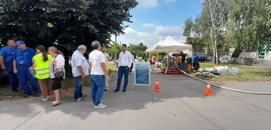 Безизкопна технология за отстраняване на течове беше демонстрирана успешно в гр. Борово 2026 | 2026 новините от българия - bulgarianovinite. Com 2026 новините от българия днес в гр. Борово беше проведена успешна демонстрация на иновативна технология за безизкопно отстраняване на течове... Безизкопна технология за отстраняване на течове беше демонстрирана успешно в гр. Борово 2026 българия новините balgarianovinite. Com 2026-07-09 13:52:44 безизкопна технология за отстраняване на течове беше демонстрирана успешно в гр. Борово 2026 информационна агенция за разследваща журналистика и разследващ репортаж бургас, българия
