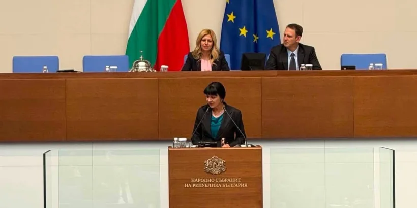 От името на парламентарната група „Прогресивна България“ арх. Живка Бучуковска отправи въпрос към министъра на регионалното развитие и благоустройството за актуалното състояние на АМ „Хемус“ и напредъка по всеки от лотовете