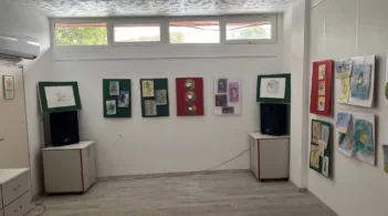 В детската художествена галерия при Общински детски център за култура и изкуство – Русе на ул. „Борисова“ 51 се откри с изложба новия творчески сезон 2026/2027 на децата от Школата по изобразителни изкуства „Св. Лука“