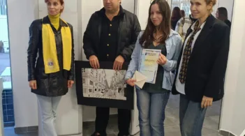 Лайънс клуб "Вдъхновение" отличи Александра Златарова от НУИ "Проф. Веселин Стоянов" - Русе със стипендия за ярки творчески постижения и отличен успех