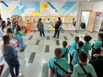 Изложбата „Русенските искри в Априлското въстание“, посветена на 150 години от Априлската епопея, гостува в ОУ „Олимпи Панов“