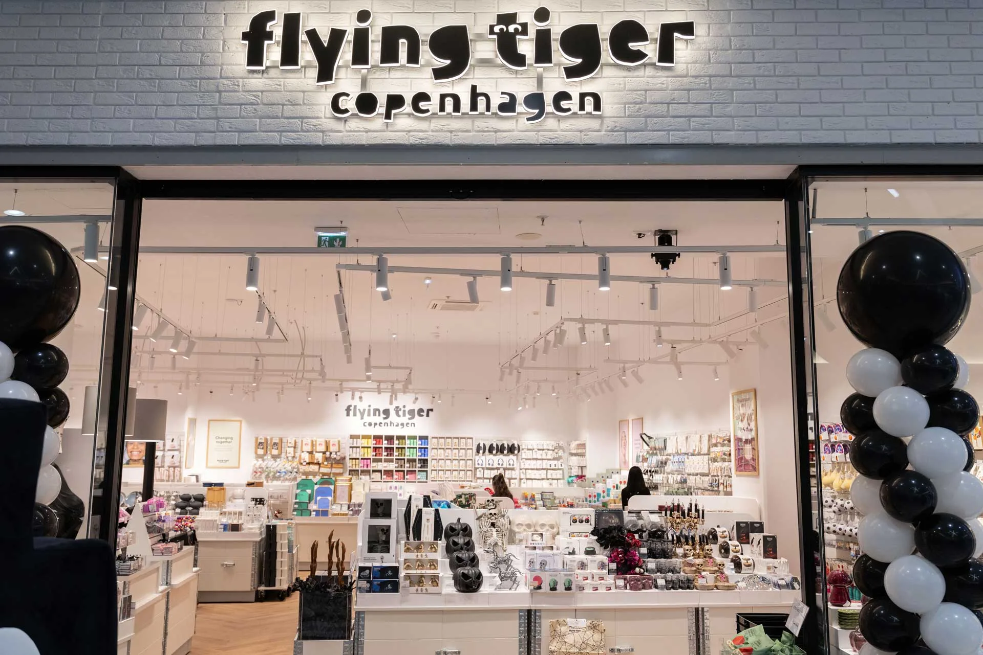 Flying-Tiger-store