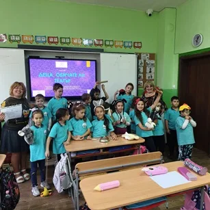 Всички първокласници от ОУ „Олимпи Панов" се включиха в проект „Деца, обичате ли театър" на фондация „Етническа хармония"